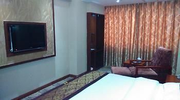Tengyi Grand Hotel Кунмин Екстериор снимка