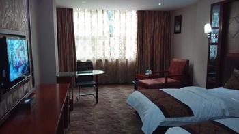 Tengyi Grand Hotel Кунмин Екстериор снимка